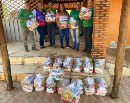 Feijoada de Inverno doa cestas básicas à Cooperativa de Reciclagem de Chapada