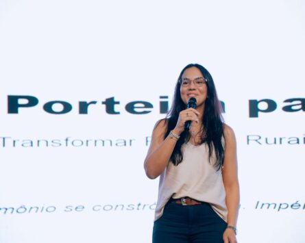 Stefani Anção defende profissionalização para transformar famílias rurais em famílias empresárias