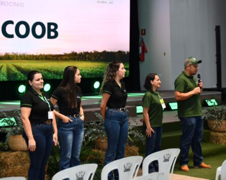 Sicoob leva palestra sobre educação financeira na 1ª Arinos Show Agro e reforça presença no Vale do Arinos