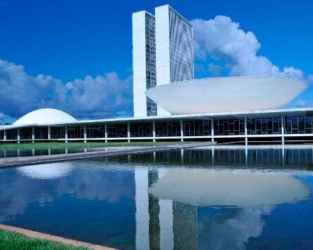 Mais de 15 projetos sobre direito fundiário tramitam sem a devida urgência no Congresso Nacional